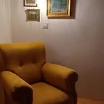 Karadi Vendeghaz *