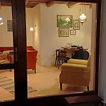 Karadi Vendeghaz Háromhuta