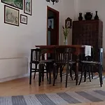Karadi Vendeghaz * Háromhuta