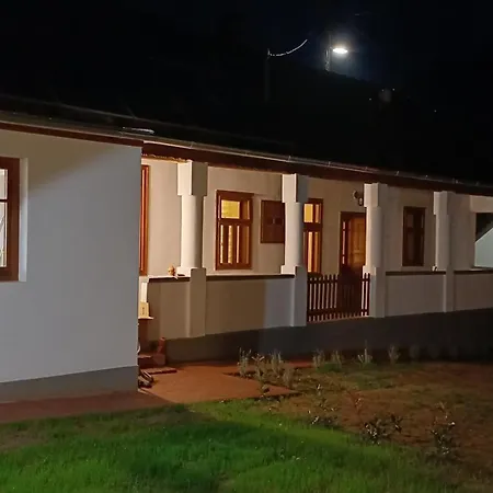 Gasthof Karadi Vendeghaz Háromhuta