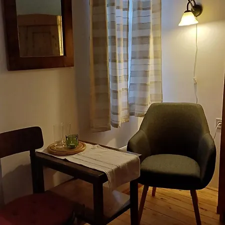 Karadi Vendeghaz Háromhuta