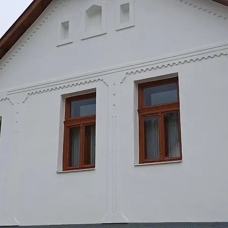Karadi Vendeghaz Háromhuta