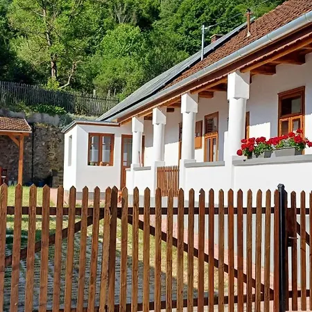 Karadi Vendeghaz Maison d'hôtes Háromhuta