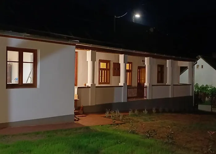 Konukevi Karadi Vendeghaz Háromhuta