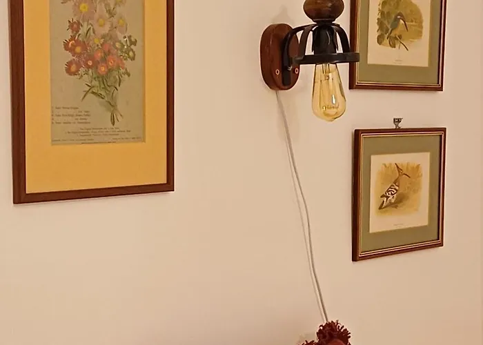 Karadi Vendeghaz Konukevi Háromhuta