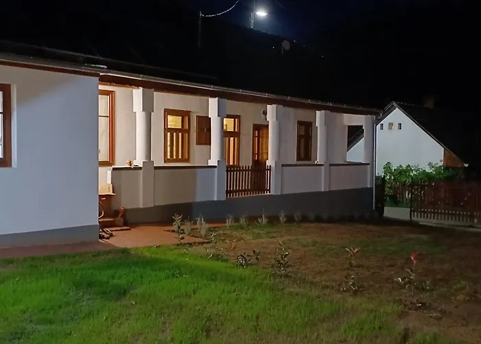 Karadi Vendeghaz Konukevi *