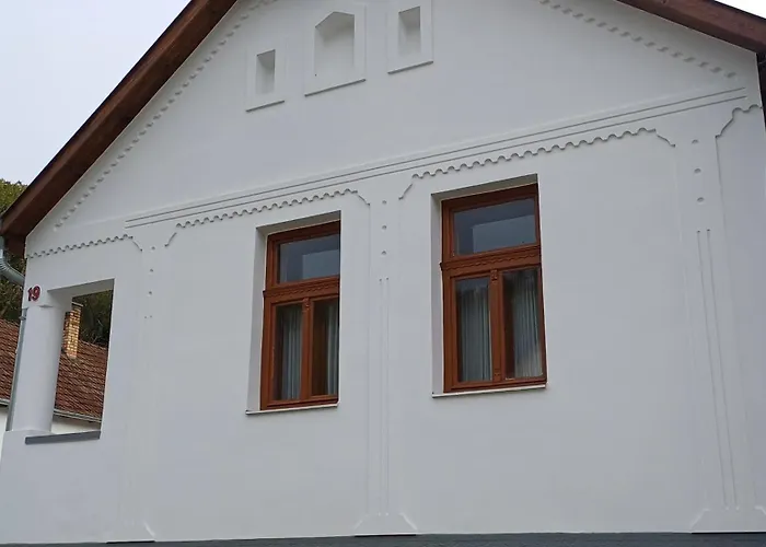 Karadi Vendeghaz Háromhuta
