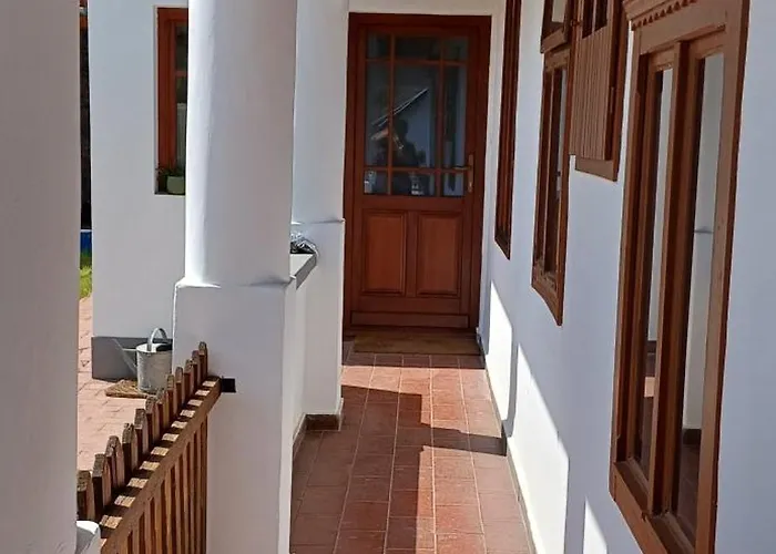 Konukevi Karadi Vendeghaz