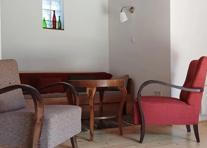 Karadi Vendeghaz * Háromhuta